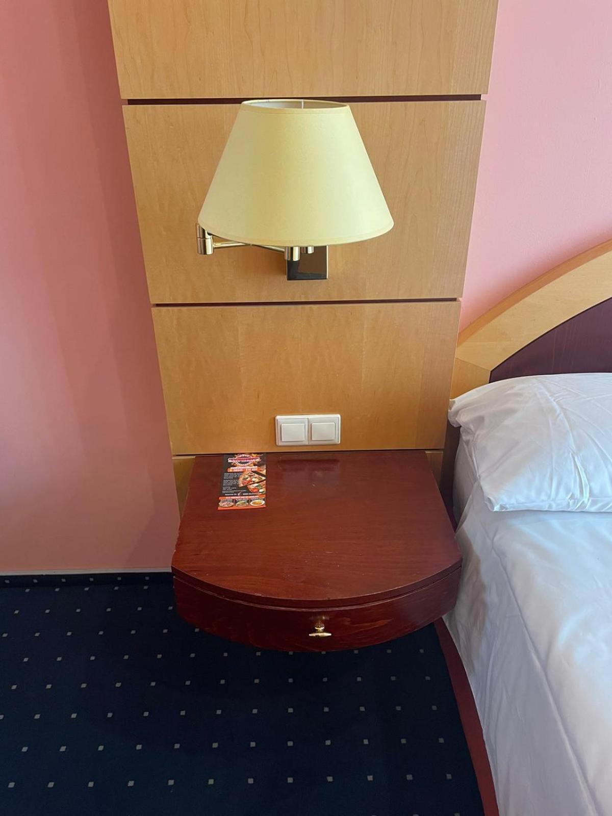 Eventhaus Aparthotel Panzweiler Eksteriør bilde