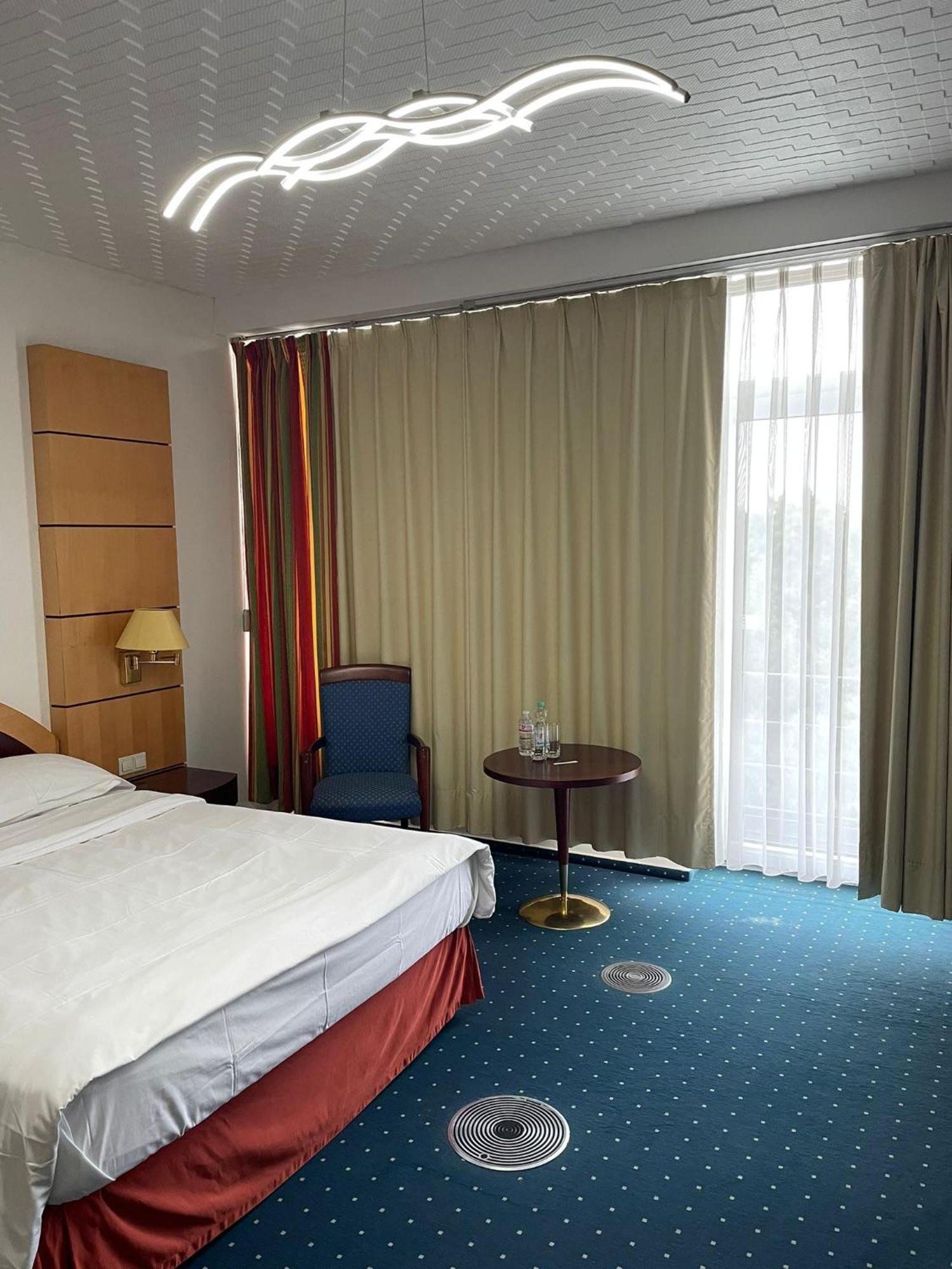 Eventhaus Aparthotel Panzweiler Eksteriør bilde